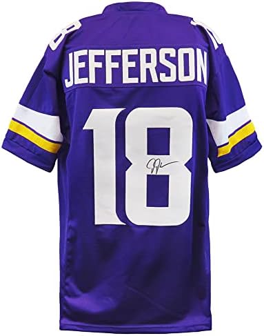 Justin Jefferson potpisao je ljubičasti fudbalski dres